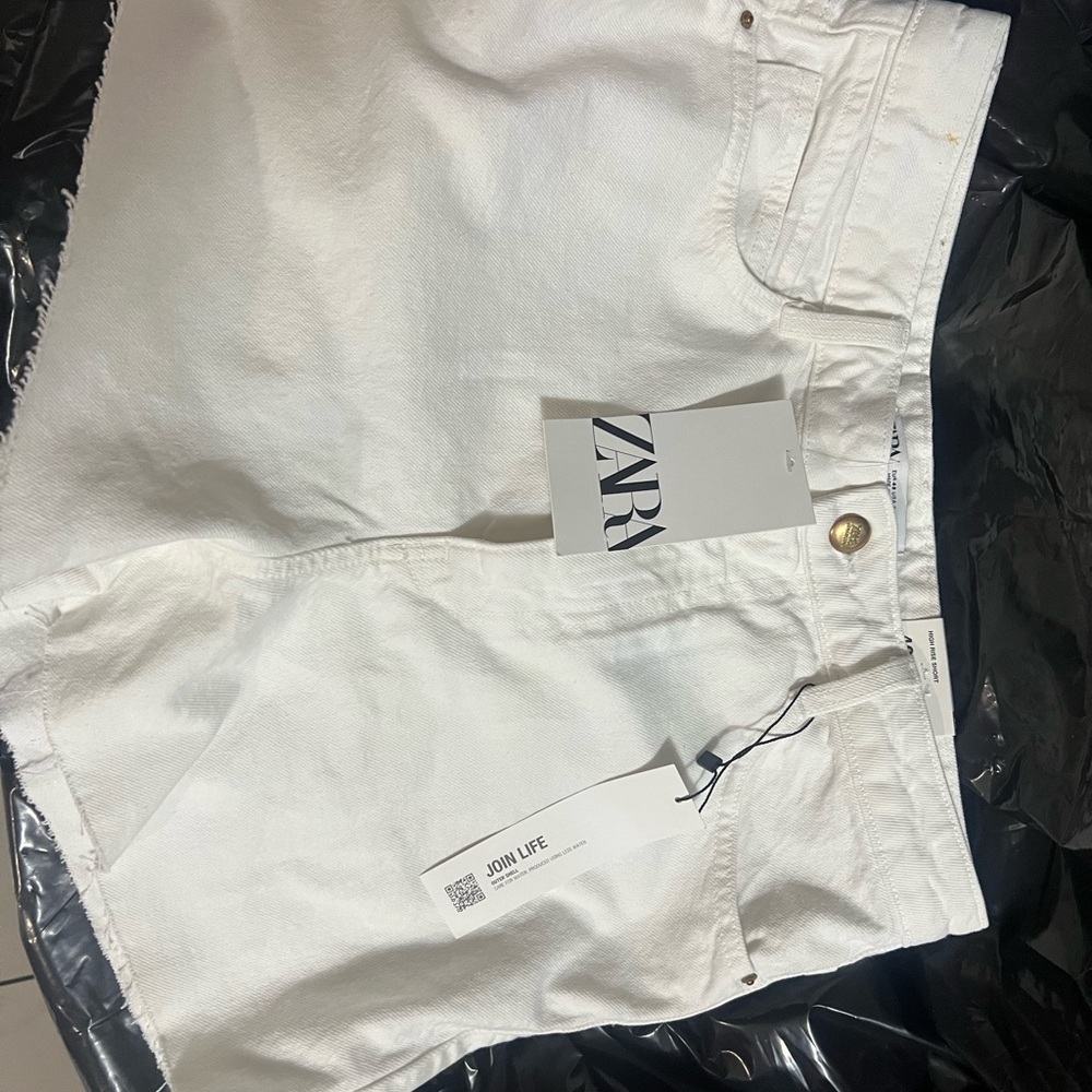 Short jeans white new with tags never worn